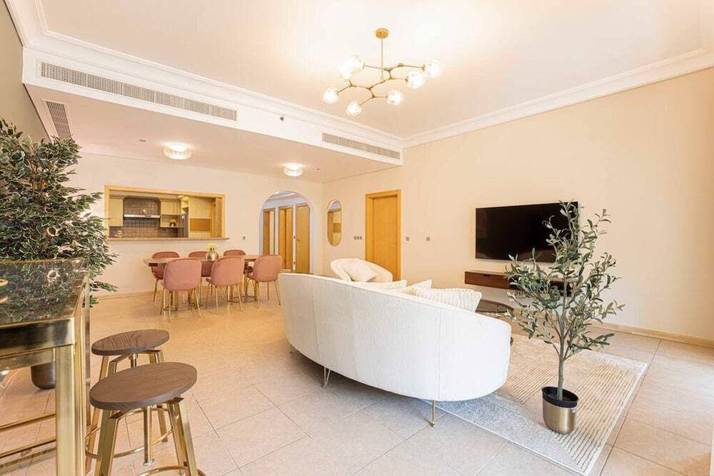 Дубай: Spacious New Furnished 2br M Palm Jumeirah