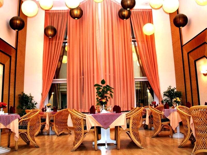 Дубай: Le Paradise Palace