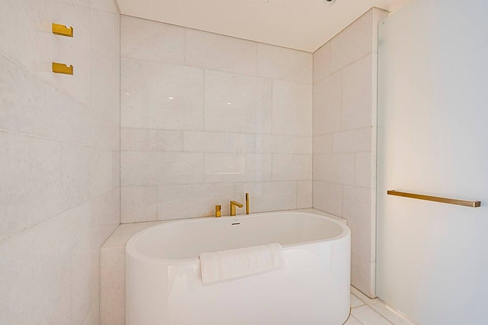 Дубай: Five Palm 2br - High Floor With Full Marina View