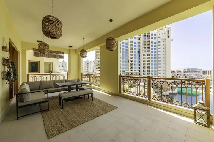 Дубай: Maison Privee - Exclusive Apt with Seafront Views over Palm Jumeirah