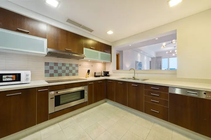 Дубай: Maison Privee - Exclusive Apt with Seafront Views over Palm Jumeirah
