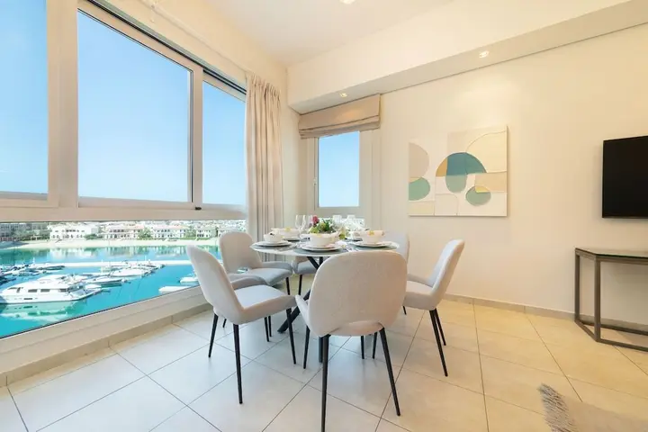 Дубай: Maison Privee - Exclusive Apt with Seafront Views over Palm Jumeirah