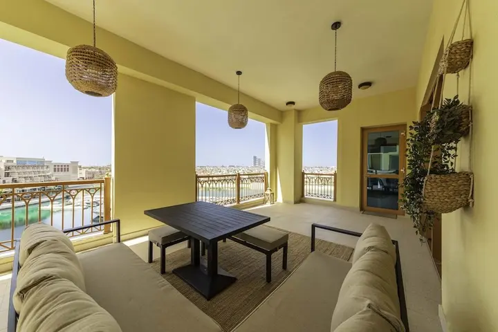 Дубай: Maison Privee - Exclusive Apt with Seafront Views over Palm Jumeirah