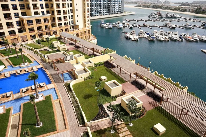 Дубай: Maison Privee - Exclusive Apt with Seafront Views over Palm Jumeirah