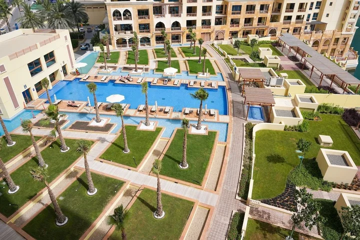 Дубай: Maison Privee - Exclusive Apt with Seafront Views over Palm Jumeirah