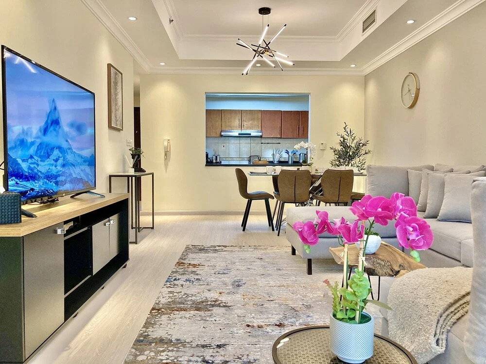 Дубай: Whitesage - Lakefront Apartment Amidst Parks With Lake Access