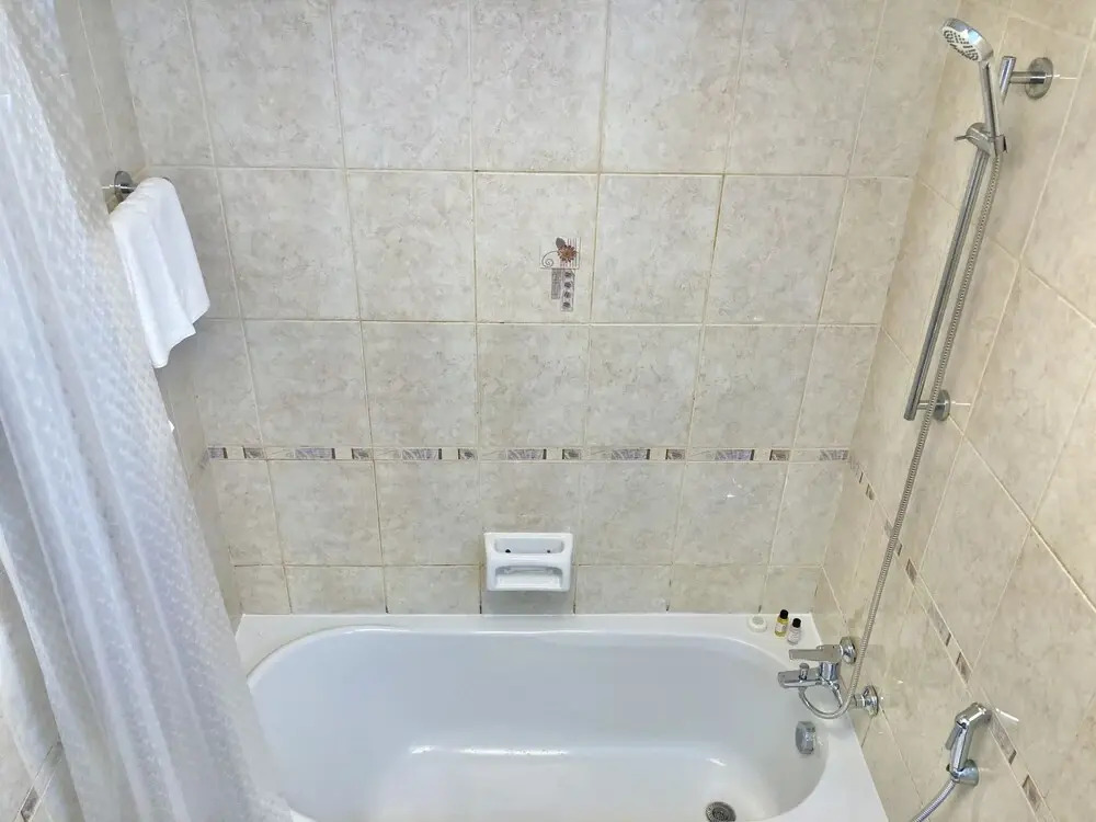 Дубай: Whitesage - Lakefront Apartment Amidst Parks With Lake Access