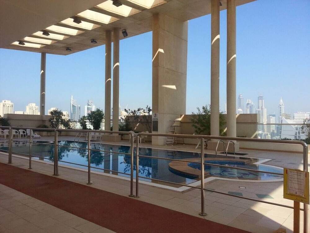Дубай: Whitesage - Lakefront Apartment Amidst Parks With Lake Access