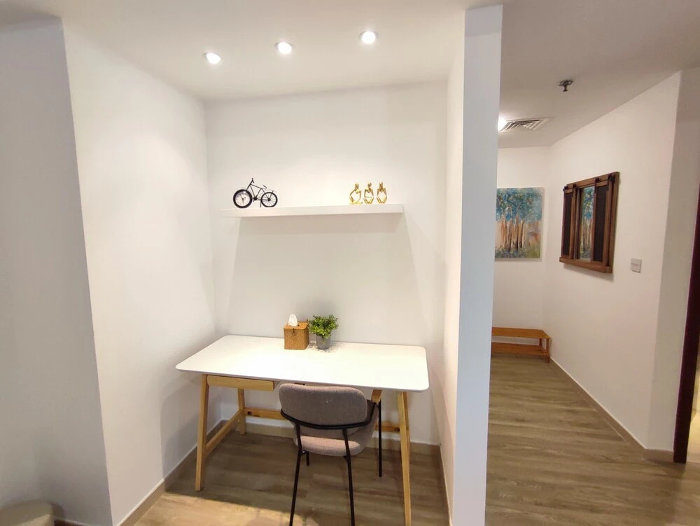 Дубай: Whitesage - Magnificent Waterfront Apt, Steps From the Beach