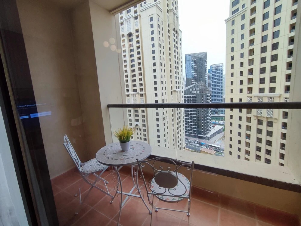 Дубай: Whitesage - Magnificent Waterfront Apt, Steps From the Beach