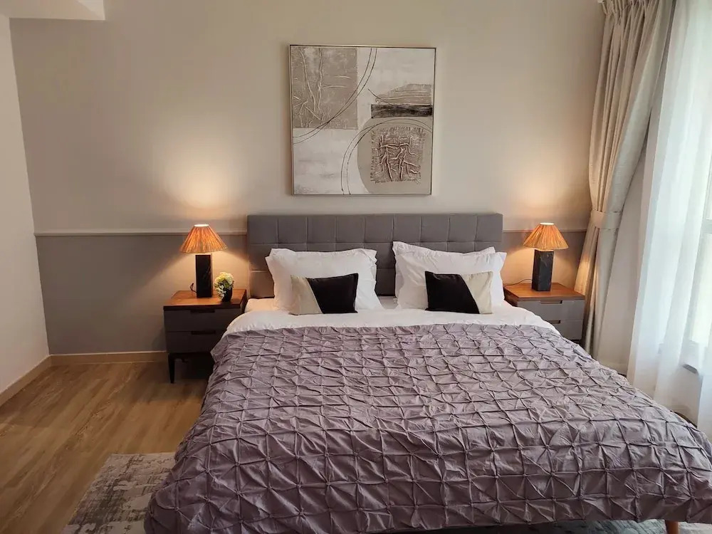Дубай: Whitesage - Magnificent Waterfront Apt, Steps From the Beach