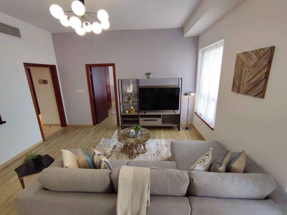 Дубай: Whitesage - Magnificent Waterfront Apt, Steps From the Beach