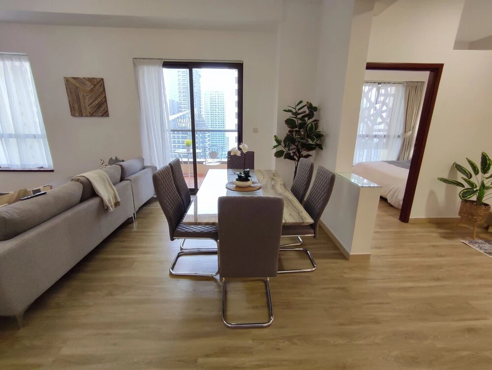 Дубай: Whitesage - Magnificent Waterfront Apt, Steps From the Beach
