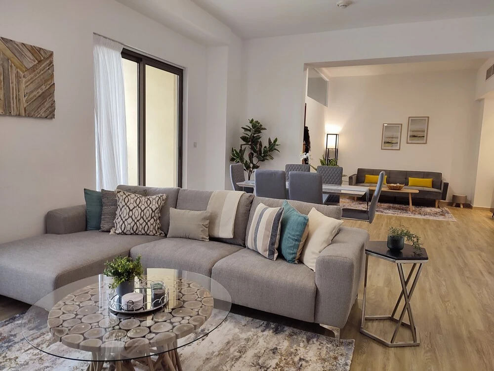 Дубай: Whitesage - Magnificent Waterfront Apt, Steps From the Beach