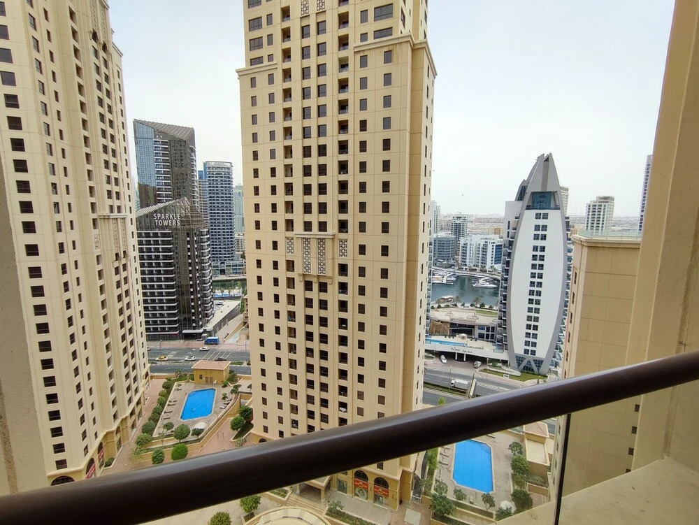 Дубай: Whitesage - Magnificent Waterfront Apt, Steps From the Beach