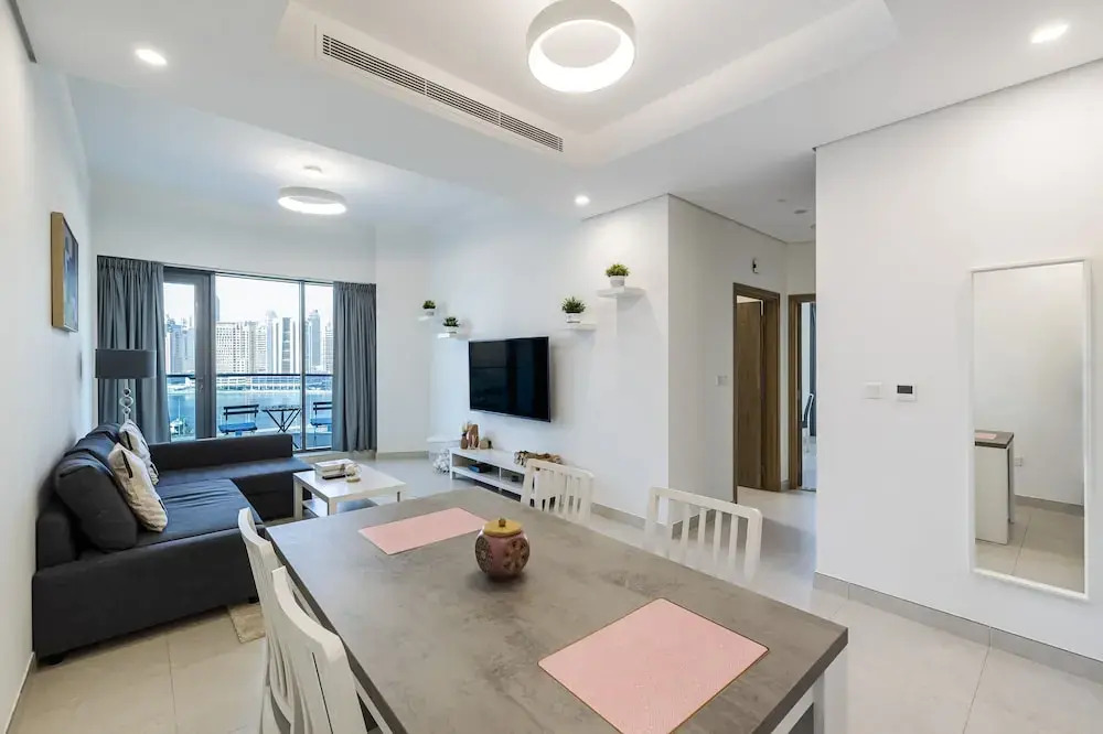 Дубай: The Bay Residences - Canal View