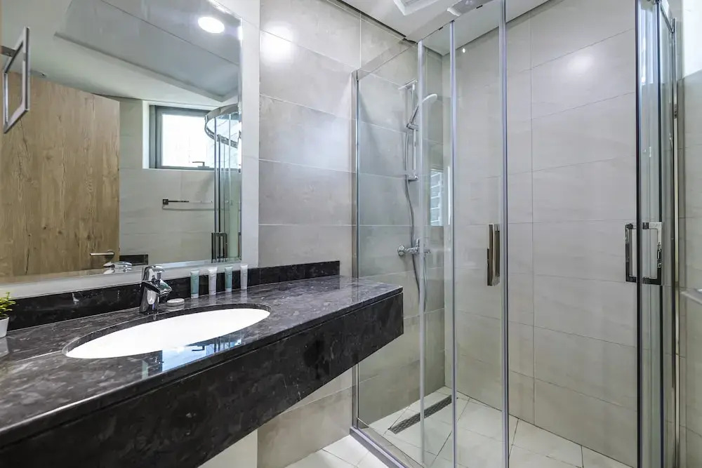 Дубай: The Bay Residences - Canal View