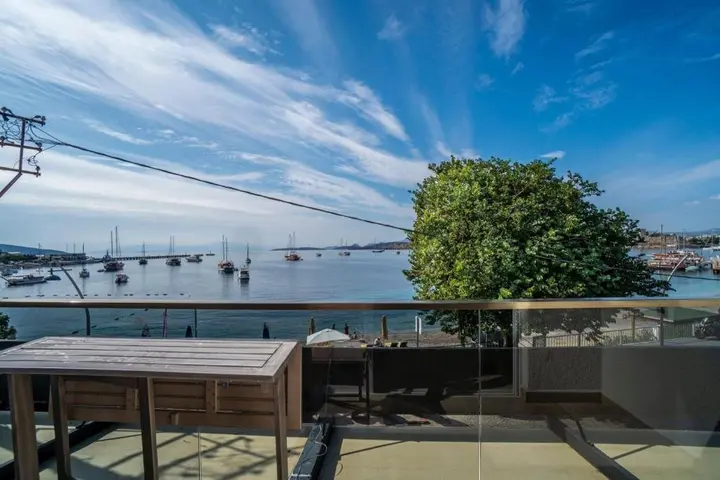 Бодрум: Seafront Flat With Fascinating Sea View in Bodrum
