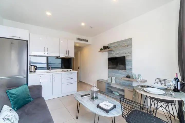 Бодрум: Seafront Flat With Fascinating Sea View in Bodrum