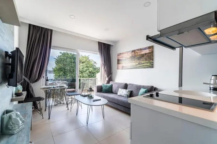 Бодрум: Seafront Flat With Fascinating Sea View in Bodrum