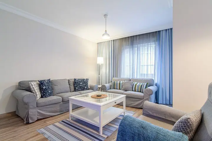 Vibrant and Central Flat With Balcony in Maltepe — фото 6