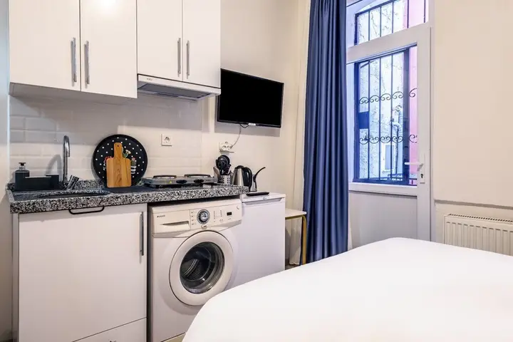 Central And Chic Studio Flat With Balcony In Sisli — фото 1