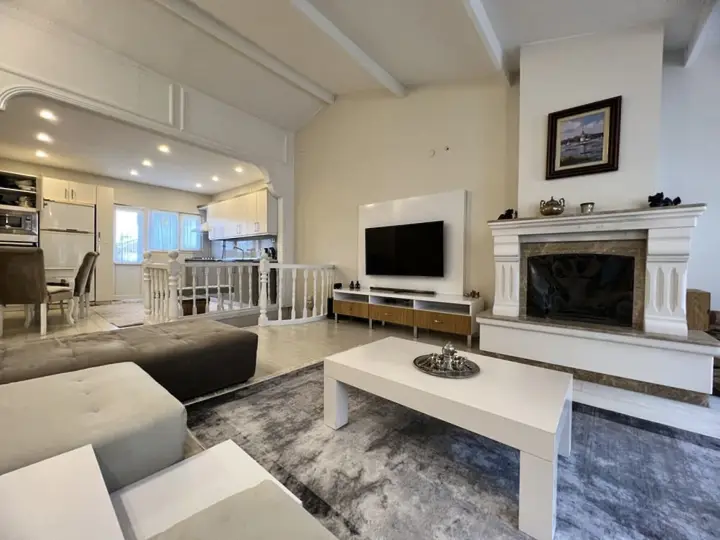 Sleek Flat Close to Osmanbey Metro Station — фото 2