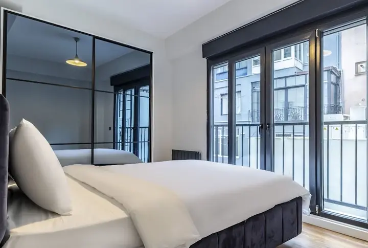 Central and Modernly Furnished Flat in Sisli — фото 6