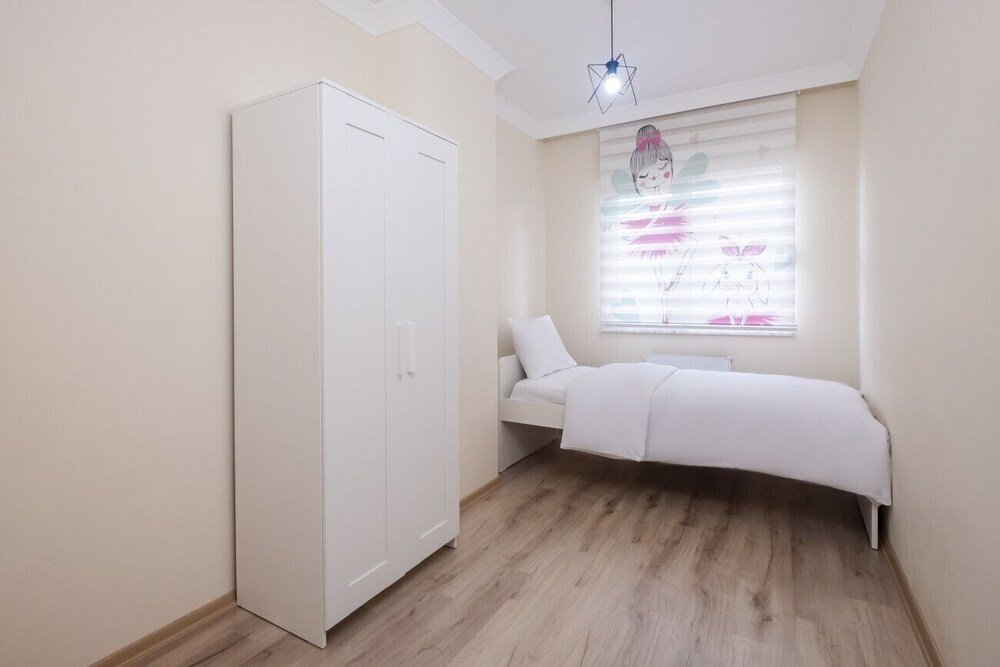Modern and Central Flat With Balcony in Maltepe — фото 3
