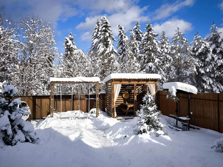 Каменномостский: Жилой дом в стиле Афрейм "Дача У Горы"