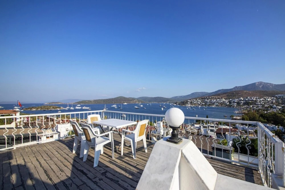 Бодрум: Seaside House With Mesmerizing View in Turkbuku