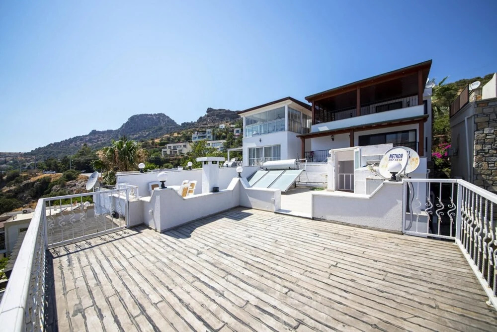 Бодрум: Seaside House With Mesmerizing View in Turkbuku