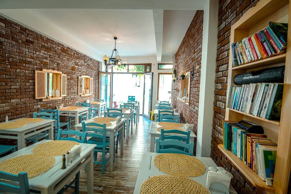 Бозджаада: Lutro Otel