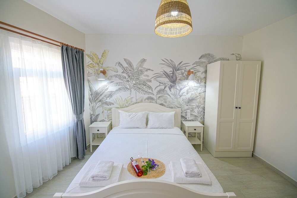 Бозджаада: Lutro Otel
