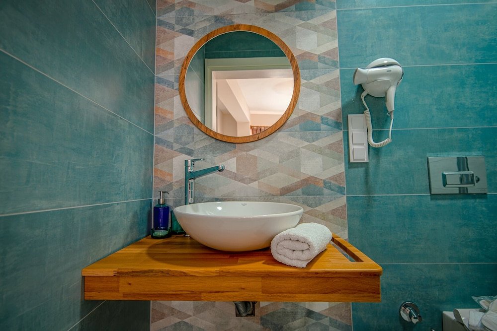 Бозджаада: Lutro Otel