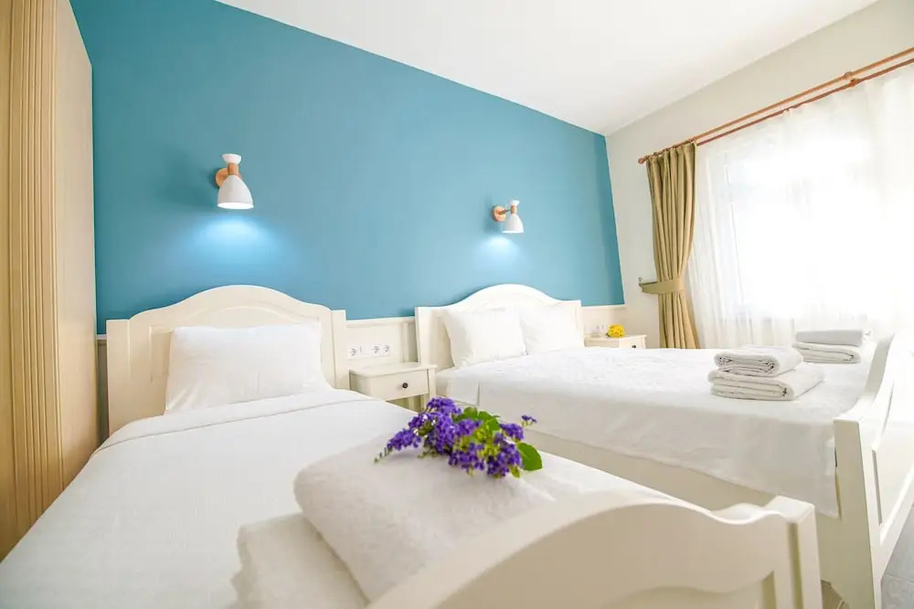 Бозджаада: Lutro Otel
