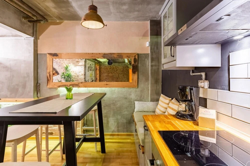 Missafir Apartment With Backyard in Nisantasi — фото 6