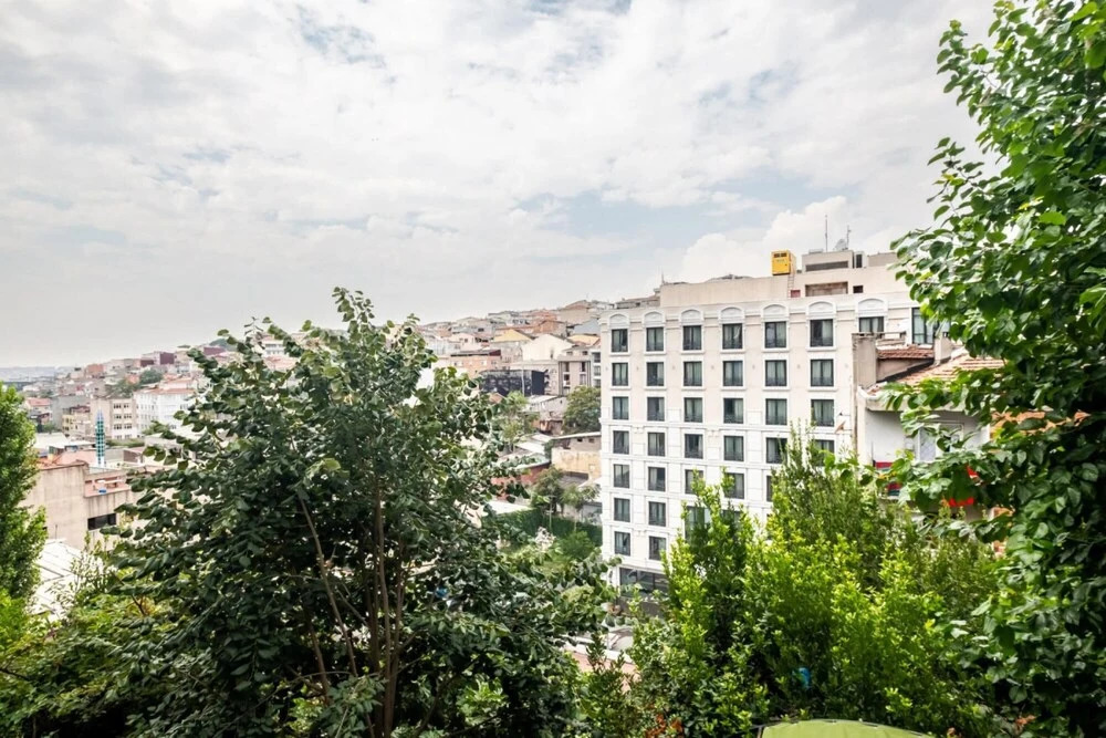 Стамбул: Superb Flat with Excellent Location in Sisli