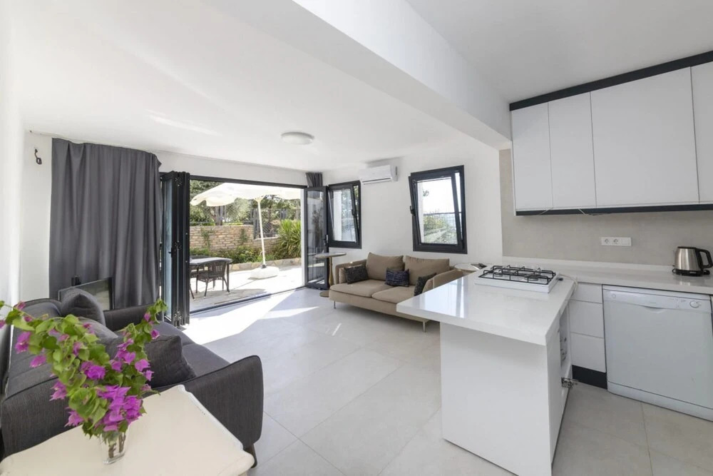 Бодрум: Pleasant Flat With Garden in the Heart of Bodrum