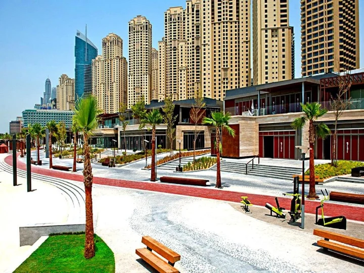 Дубай: One Bedroom Apartment - Bay Central Tower