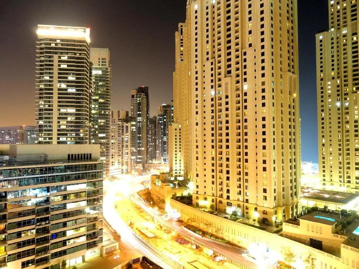 Дубай: One Bedroom Apartment - Bay Central Tower