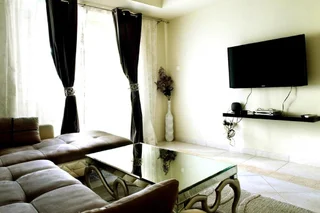 Дубай: One Bedroom Apartment - Bay Central Tower