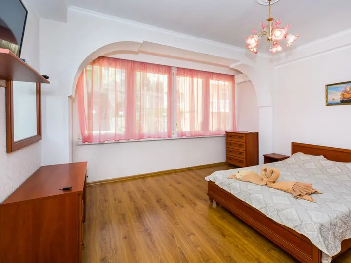 Рыбачье: Guest House Lovets