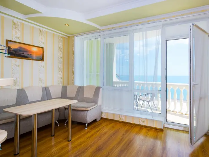 Рыбачье: Guest House Lovets