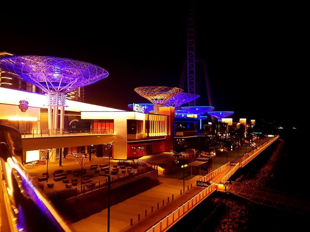 Дубай: Stunning Sea Views on Dubai s New Luxury Island