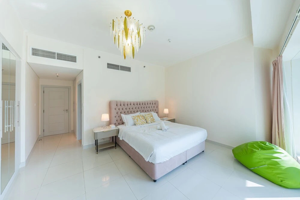 Дубай: Tanin - Luxury Waterfront Apt with Stunning Marina Views