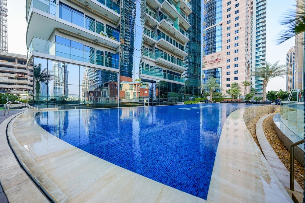 Дубай: Tanin - Luxury Waterfront Apt with Stunning Marina Views