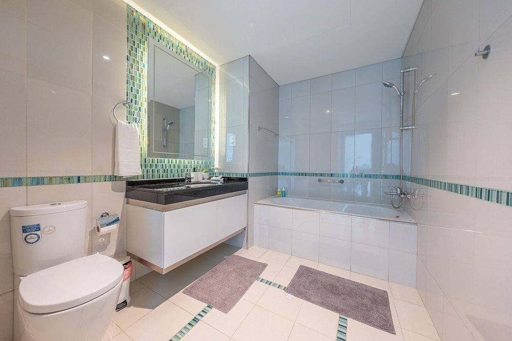 Дубай: Tanin - Luxury Waterfront Apt with Stunning Marina Views