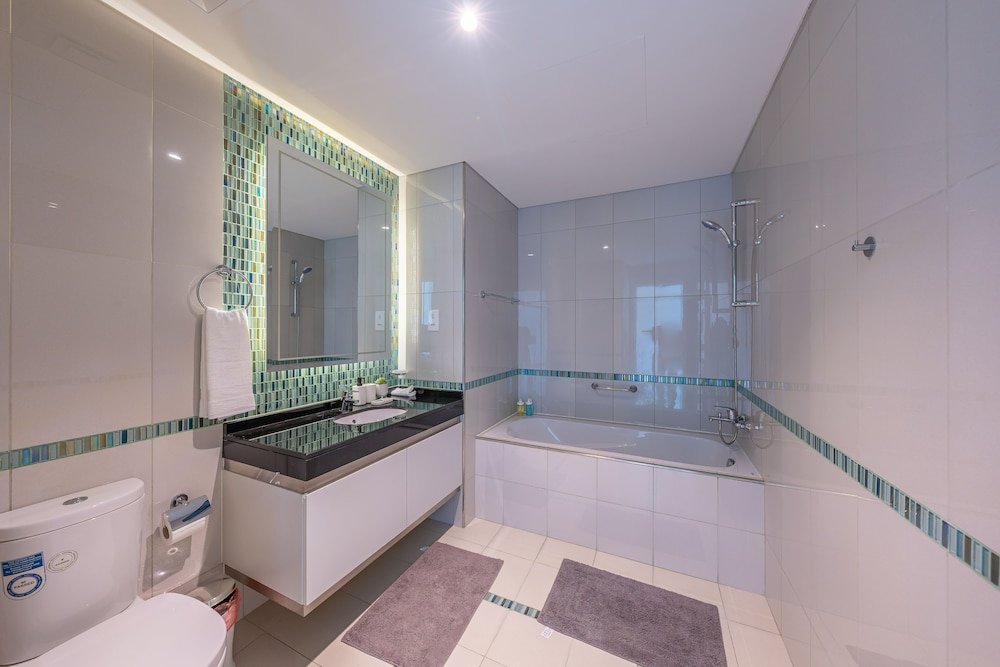 Дубай: Tanin - Luxury Waterfront Apt with Stunning Marina Views