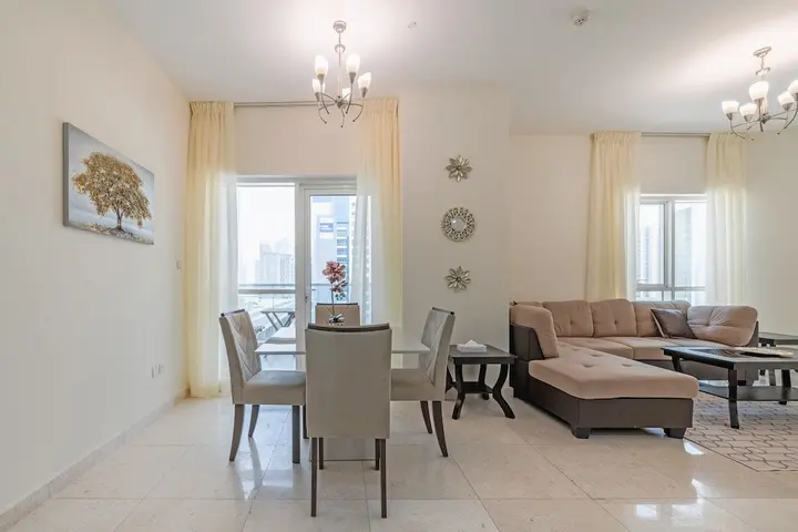 Дубай: Stunning Business Bay Apartment With Balcony